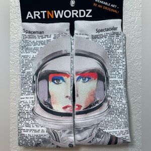 ARTNWORDZ Wearable Art Unisex Socks One Size Fits Most (6-12) NWT